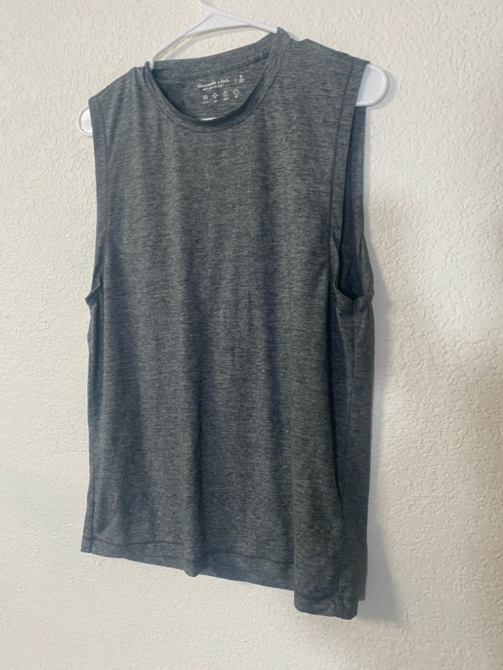 Abercrombie & Fitch Men's Heather Charcoal Sleeveless Tank soft Air Knit size S - Picture 1 of 6